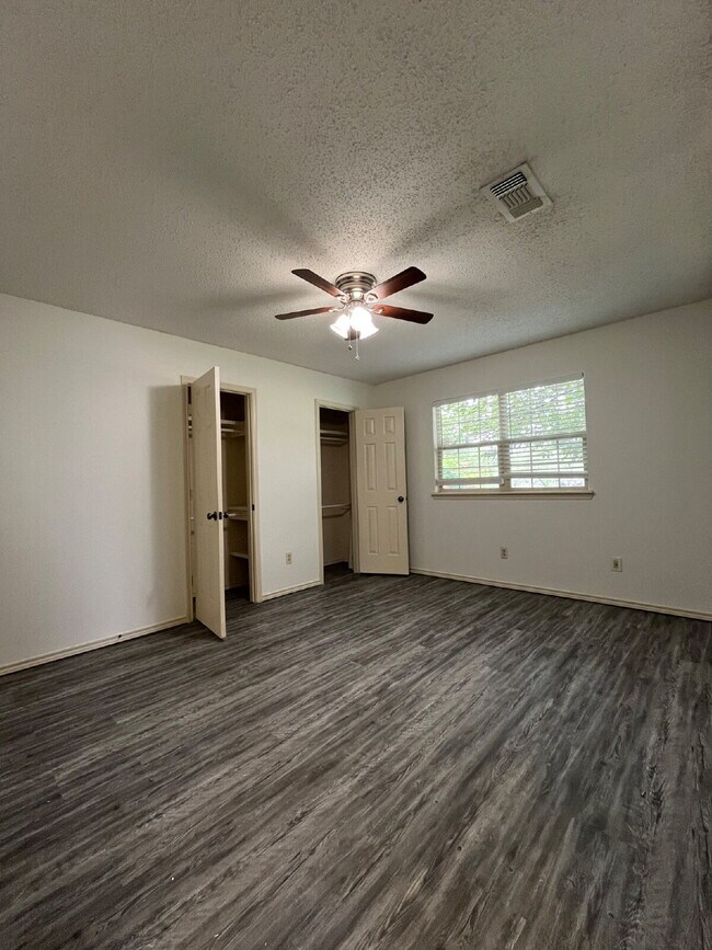 Building Photo - Beautiful, Remodeled Home