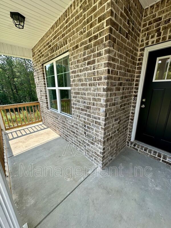 Building Photo - 113 Lasso Drive