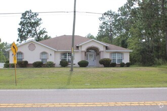 Building Photo - Beautiful Home With Plenty of Space