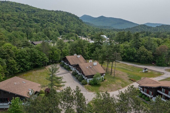 Building Photo - 18 Bunker Ln