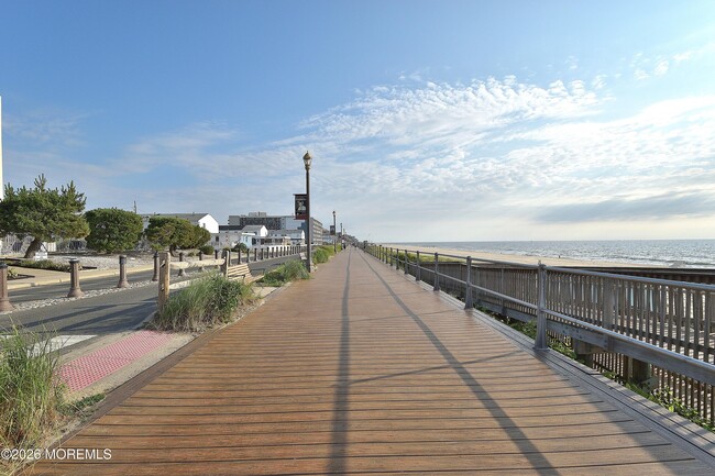 Building Photo - 525 Ocean Blvd