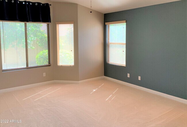 Building Photo - 1273 N Exeter St