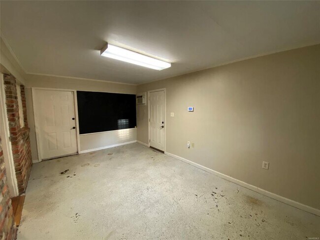 Building Photo - 2439 Hermitage Dr