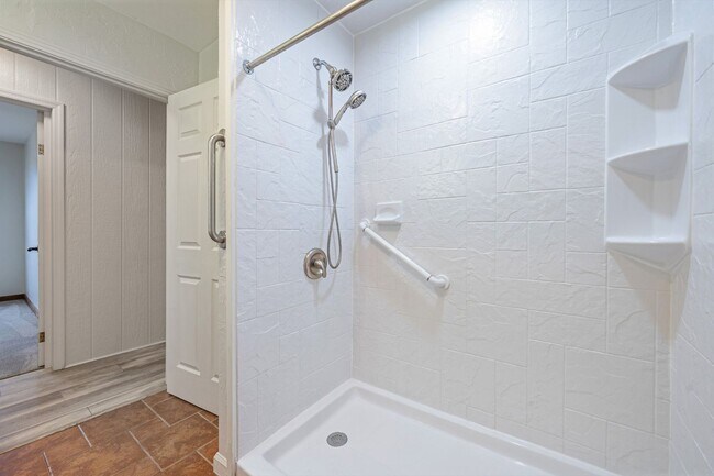 Building Photo - Updated All Brick One-Level