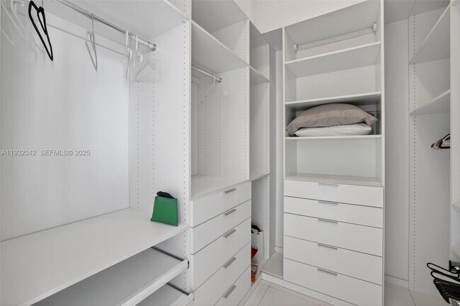 Building Photo - 4100 Island Blvd