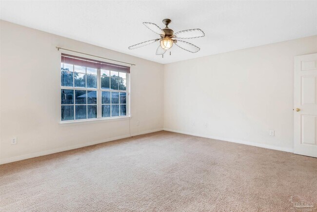 Building Photo - 10719 Crosscut Dr