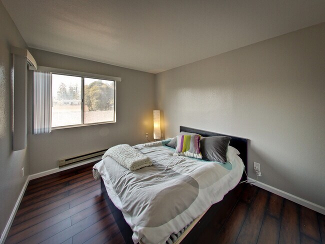 Building Photo - 2701 High St