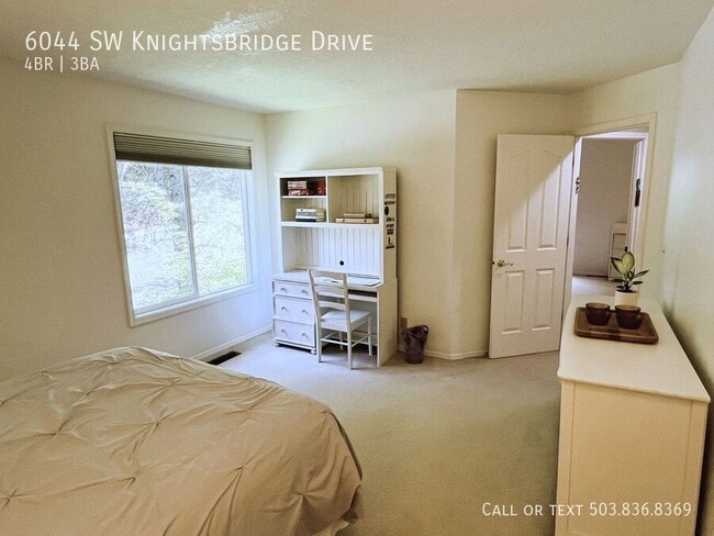 Building Photo - 6044 SW Knightsbridge Dr