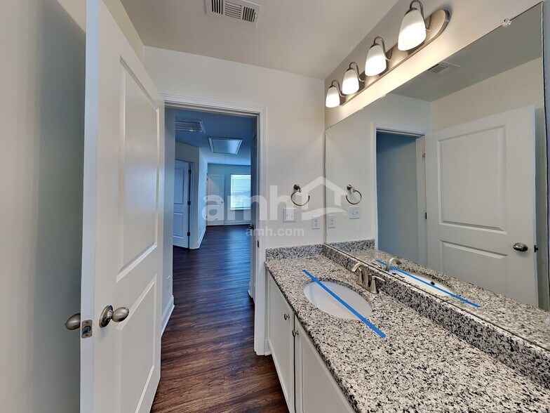 Building Photo - 5113 Jack Byrnes Dr