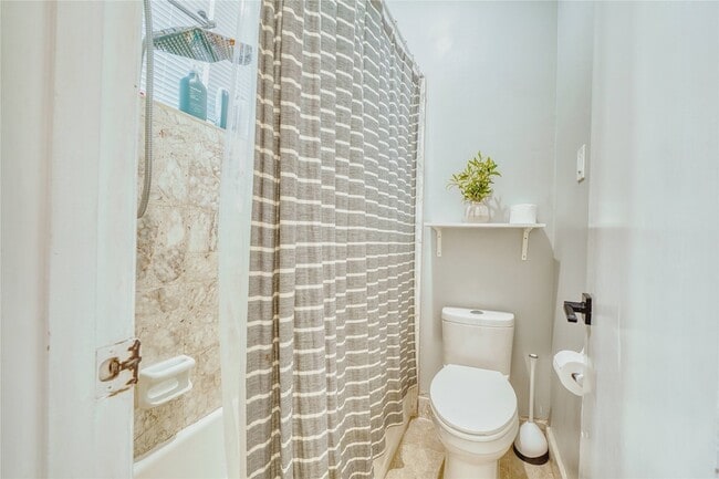 Building Photo - 7606 Portal Dr