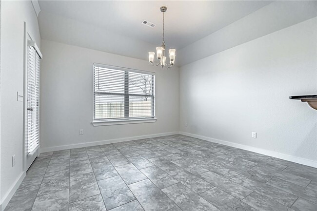 Building Photo - 219 S Geranium Ln