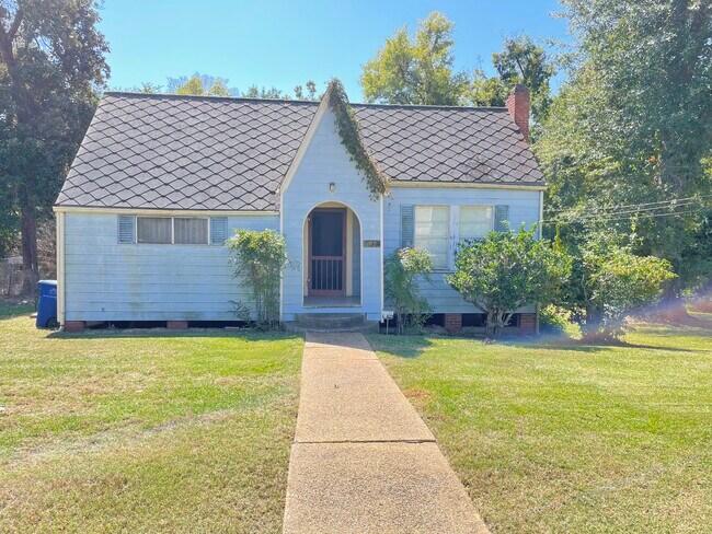 Primary Photo - 109 Rowena St