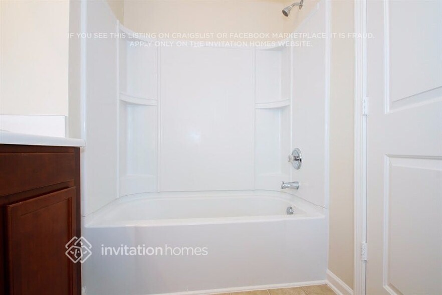 Building Photo - 5016 Broad Leaf Ct