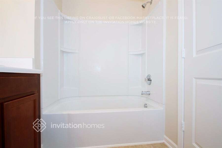 Building Photo - 5016 Broad Leaf Ct