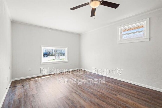 Building Photo - 317 Hypathia Ave