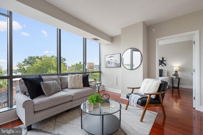 Building Photo - 2001 15th St N