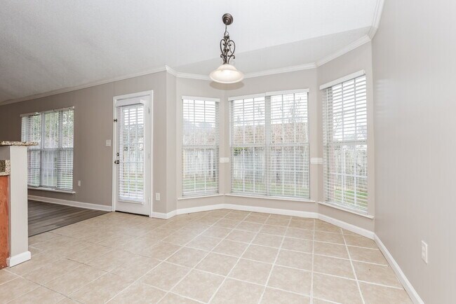 Building Photo - 2780 Shady Well