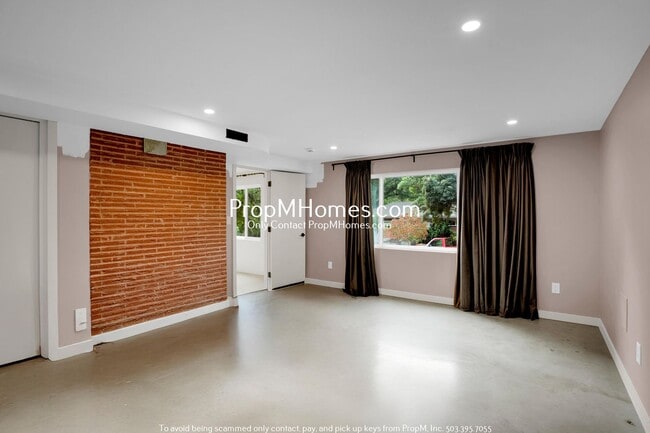 Building Photo - Gorgeous 4 Bedroom Mid-Century Modern in SW!