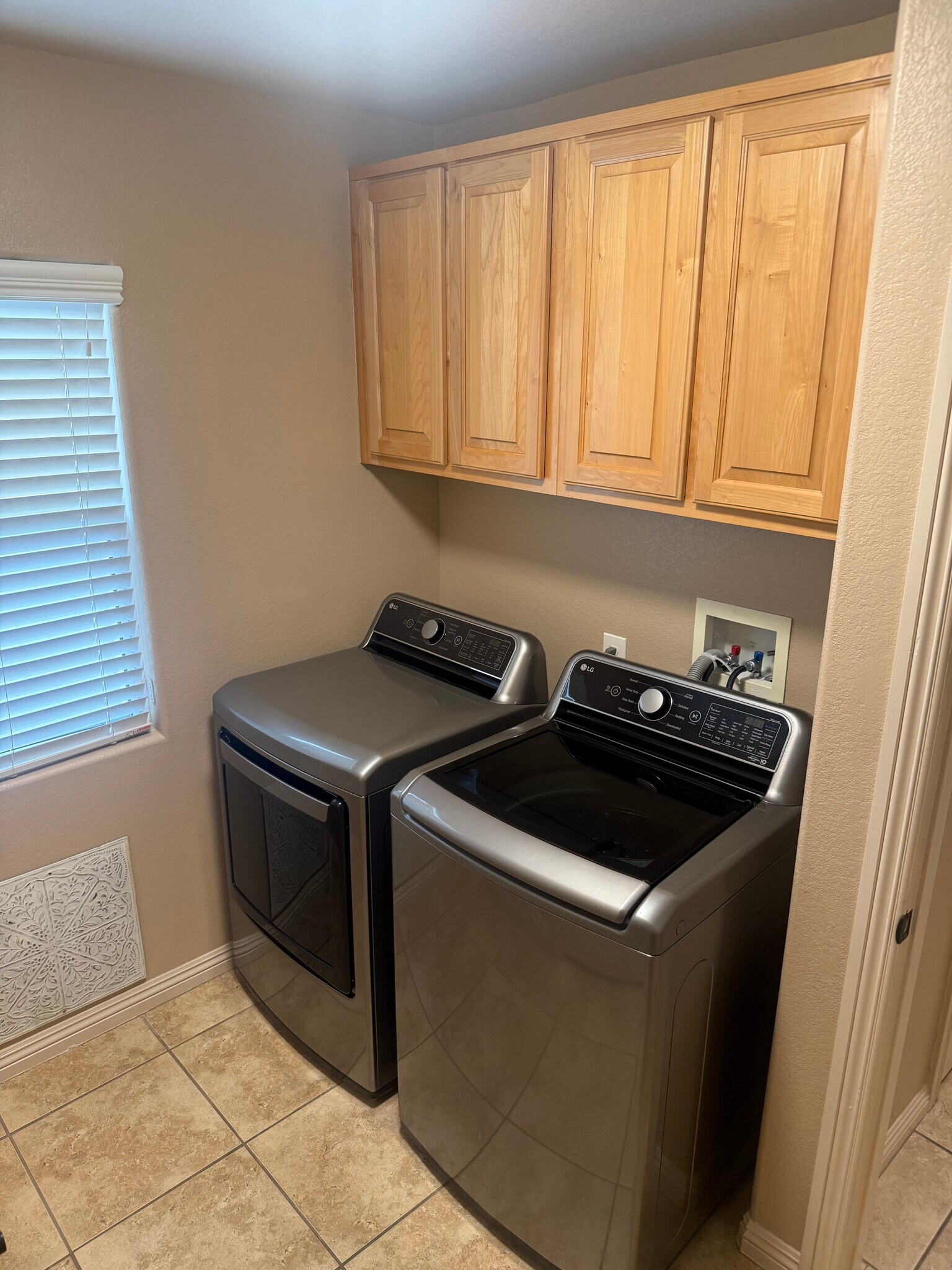 Building Photo - 4420 Meadowlark Wing Way