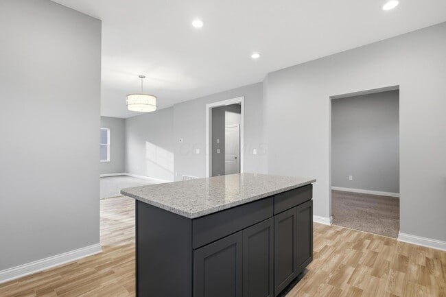 Building Photo - 7051 Aster Wy