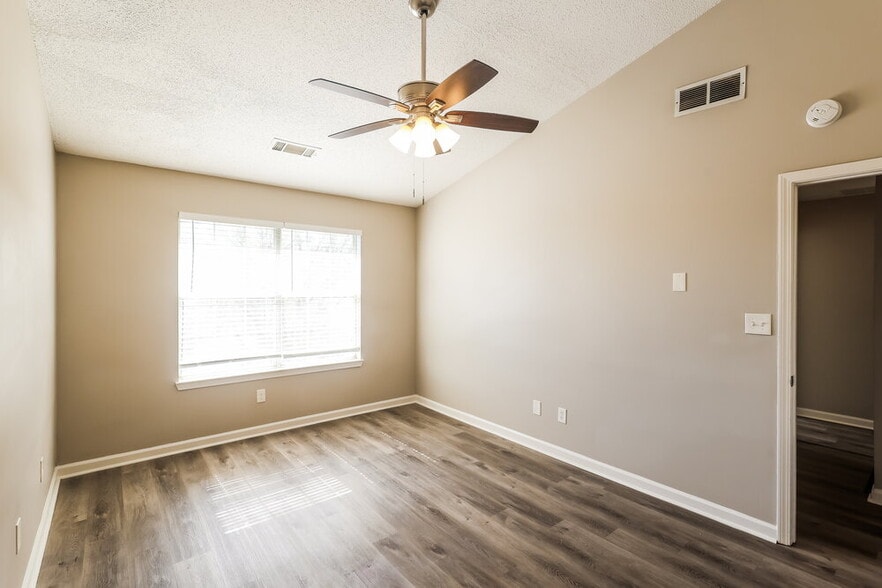 Building Photo - 7605 Briar Crest Ct