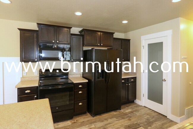 Building Photo - 14547 S Edgemere Dr