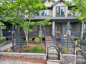 Building Photo - 1419 NE Lockheart Ln