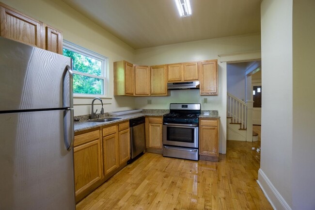 Building Photo - 614 Ackerman Ave