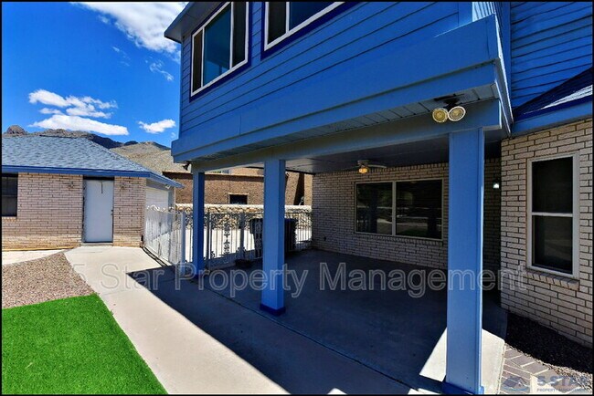 Building Photo - 529 Castlerock Ln