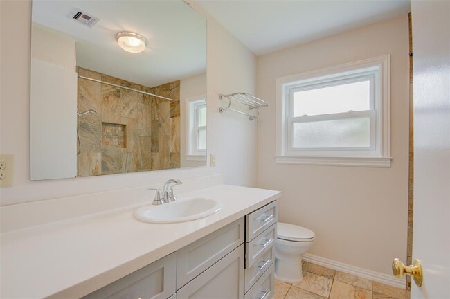 Building Photo - 8807 McAvoy Dr