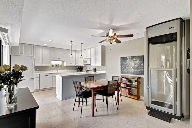 Building Photo - 1420 Ocean Way