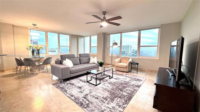 Building Photo - 3505 S Ocean Dr