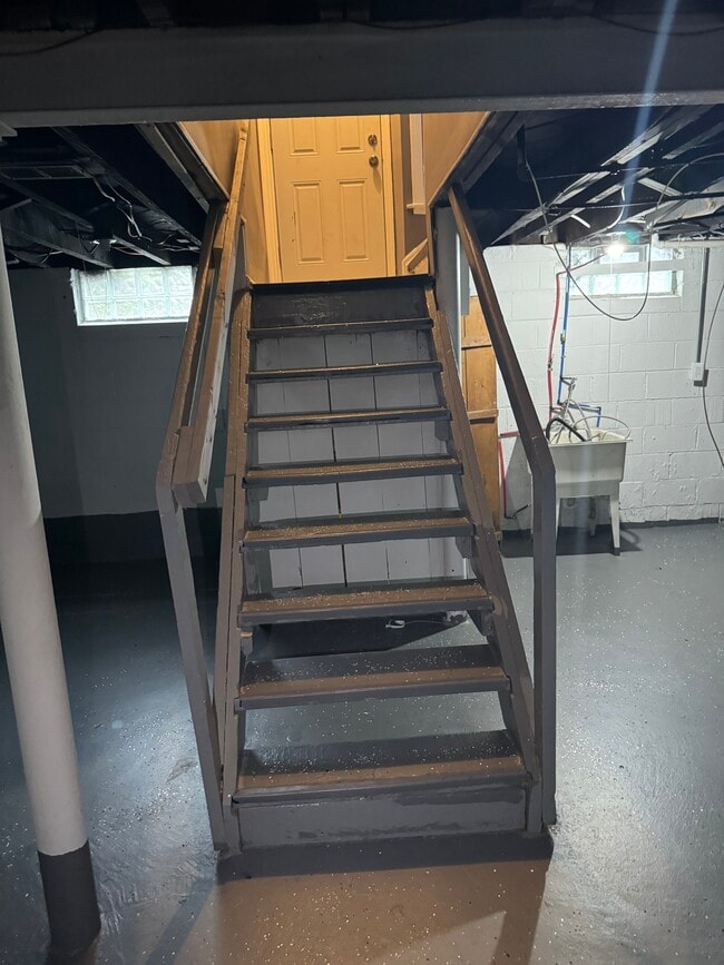 Building Photo - 19568 Dresden St