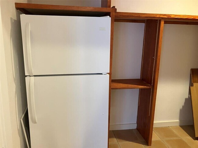 Building Photo - 1916 W 39th St