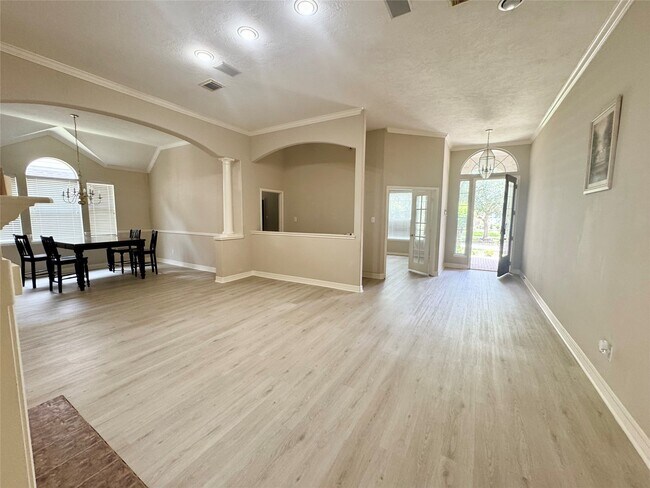 Building Photo - 11711 Canyon Bend Dr
