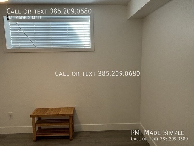 Building Photo - Renovated Duplex on a Quiet Cul-de-sac