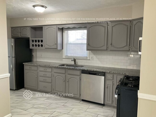 Building Photo - 3558 Pine Needle Dr SW