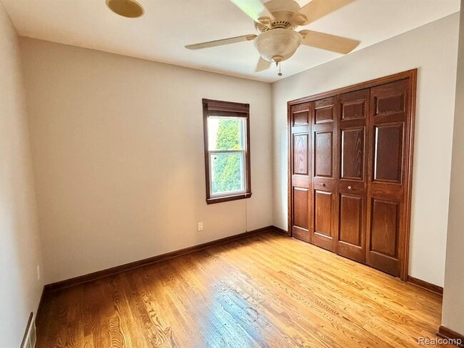 Building Photo - 2111 Earlmont Rd