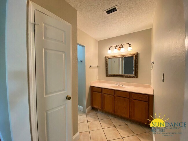 Building Photo - Beautiful 3 Bedroom Home in Willow Bend