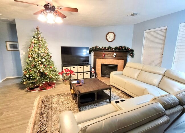 Building Photo - 14 Harbinger Ct