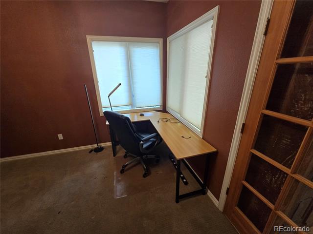 Building Photo - 4304 S Hampton Cir