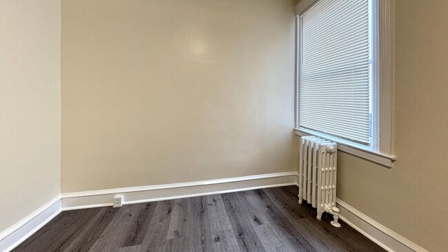 Building Photo - Beautiful 3 Bedroom Home for Rent wt Bonus...