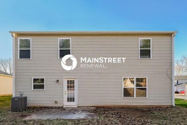 Building Photo - 4 Bedroom Pet-Friendly Home in Kernersville, NC with Main Street Renewal