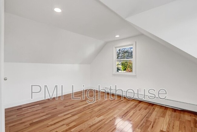 Building Photo - 25 Thorney Ave