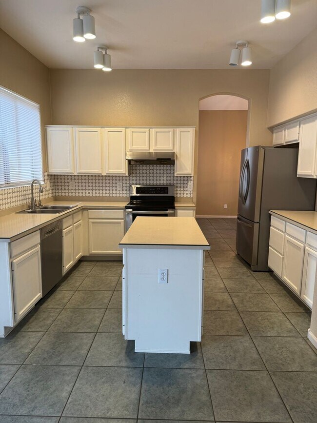 Building Photo - 5415 W Buffalo St