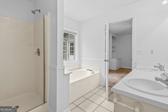 Building Photo - 484 Creek Crossing Ct