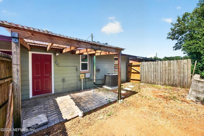 Building Photo - 8067 Parental Cir