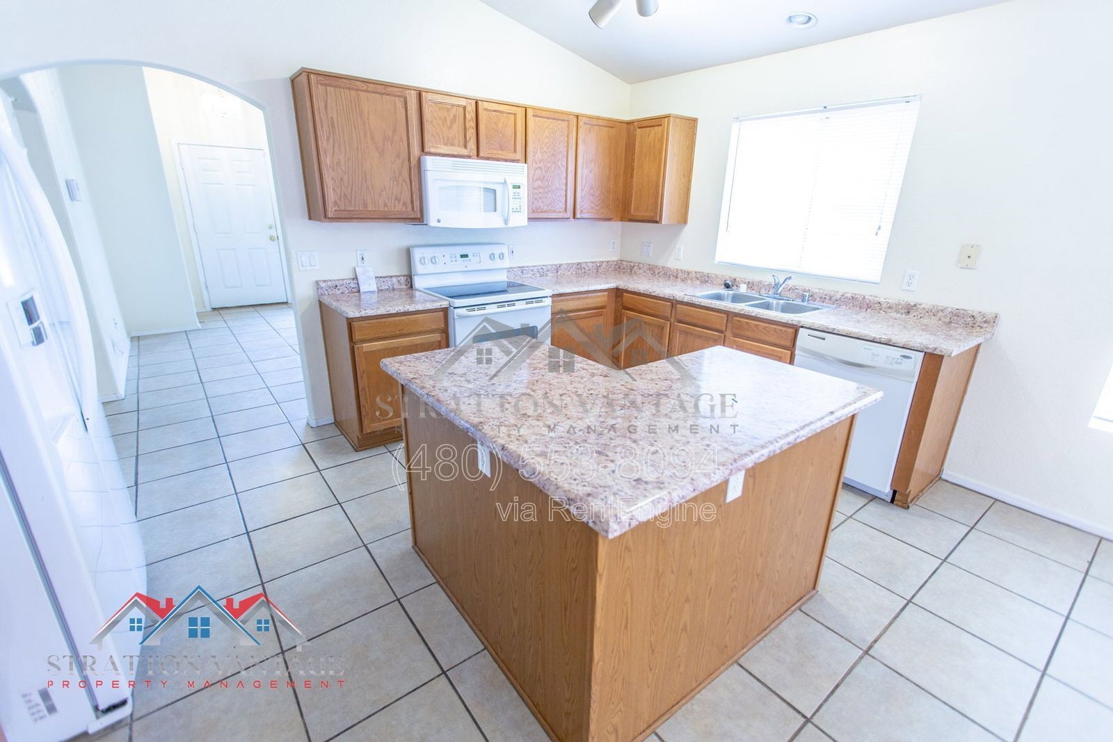 Building Photo - 11801 W Paradise Dr