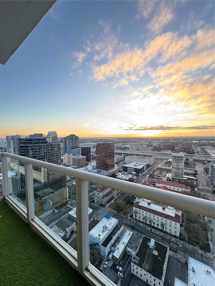 Building Photo - 150 E Robinson St