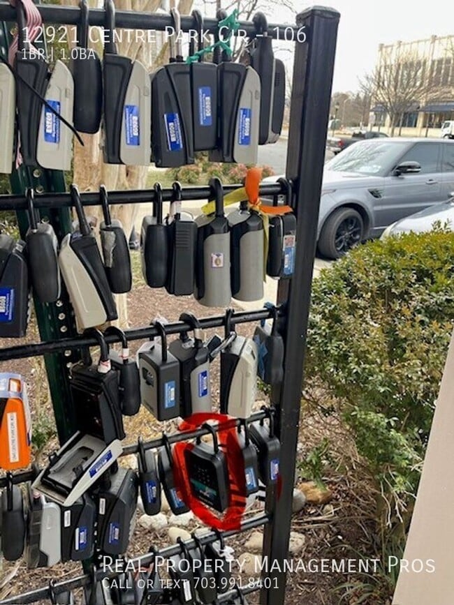 Building Photo - 12921 Centre Park Cir